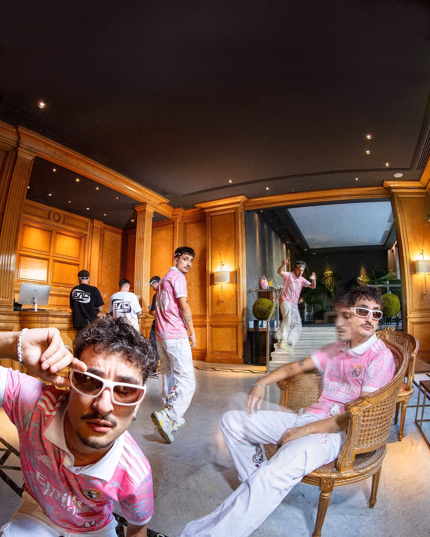 Adrián Mills - photo 6