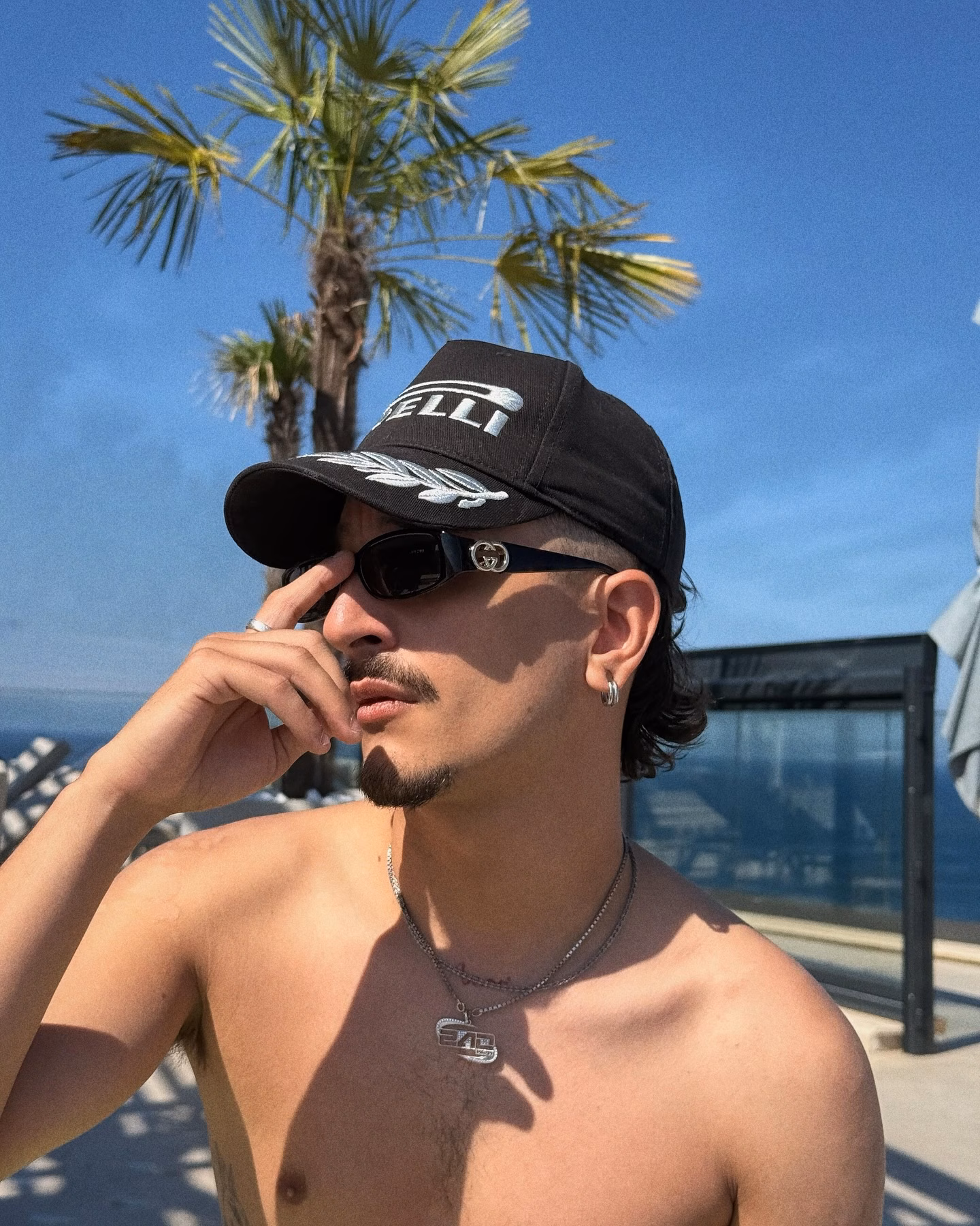 Adrián Mills - photo 20