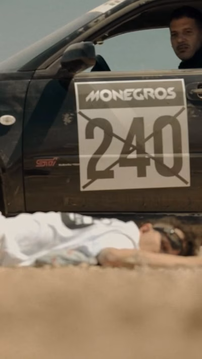 Adrián Mills - photo 22