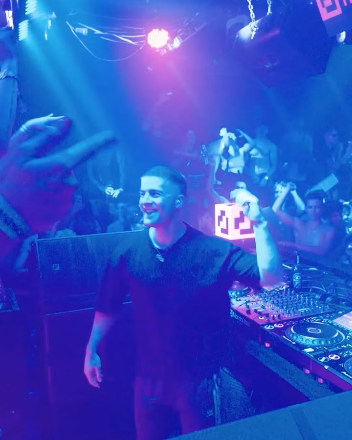 HUMAN ERROR - photo 8